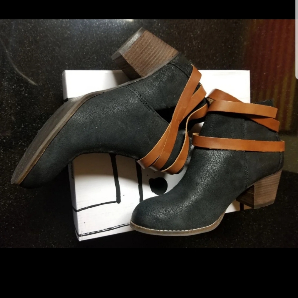 Dolce Vita 'Java' Bootie - Picture 5 of 10